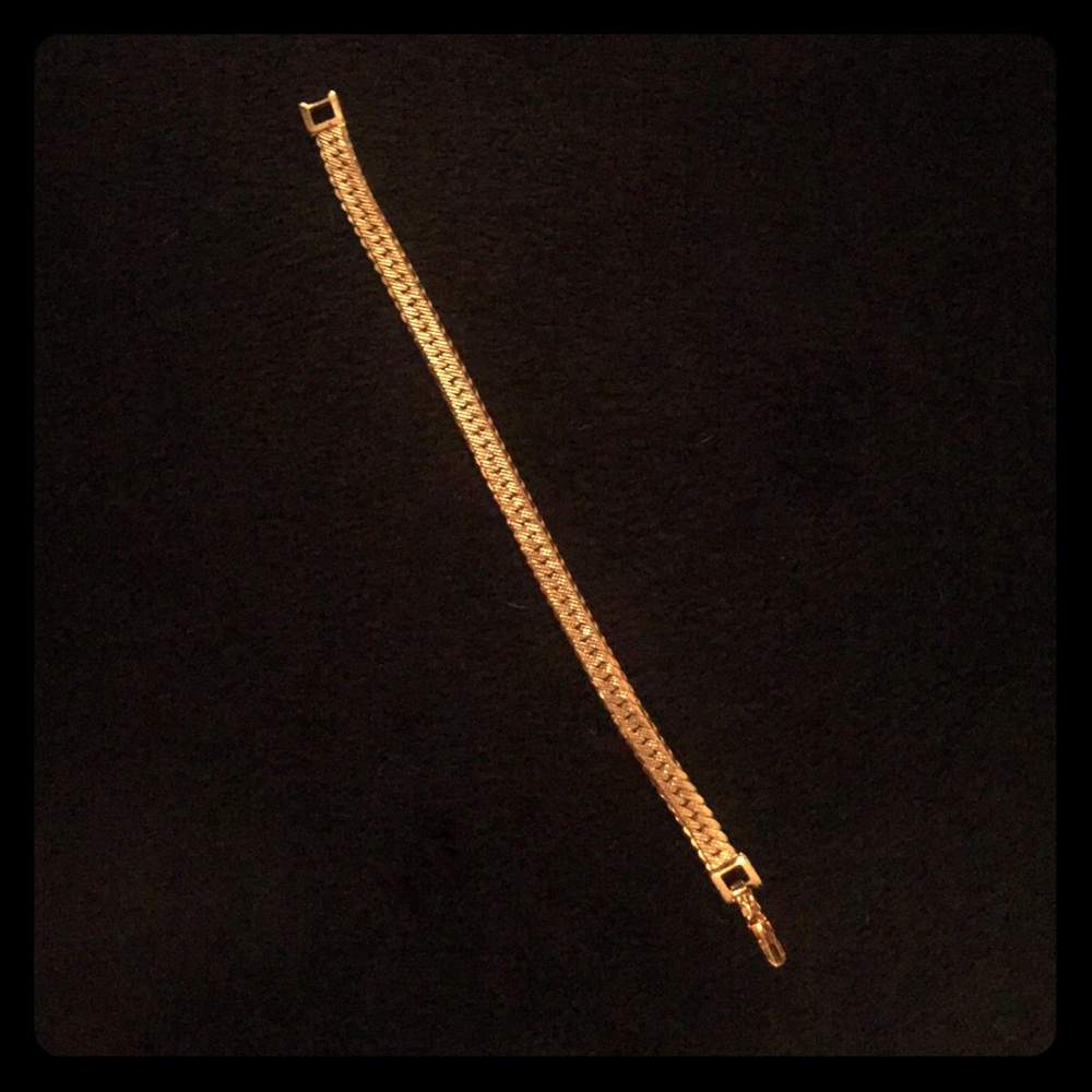Gold “Monet”clasp bracelet